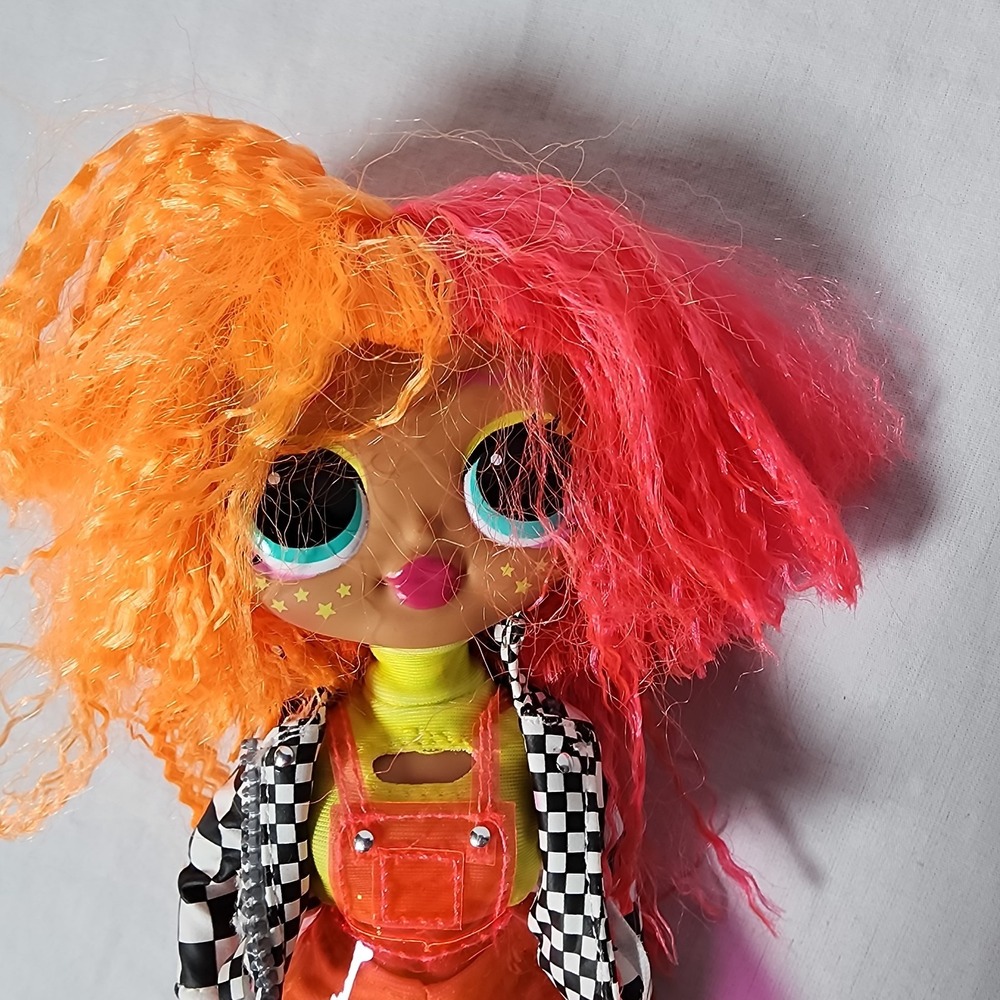 LOL OMG Surprise Neonlicious Fashion Doll Big Sister Crimped Hair Toy Dressed